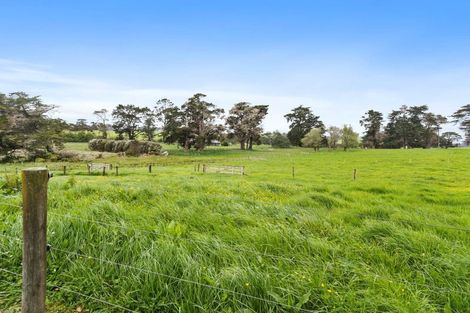 Photo of property in 129 Hunter Road, Taupaki, Henderson, 0782