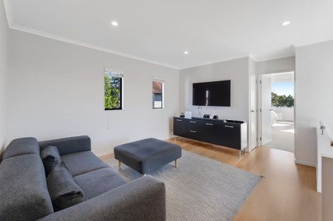 Photo of property in 27b Tamaki Bay Drive, Pakuranga, Auckland, 2010