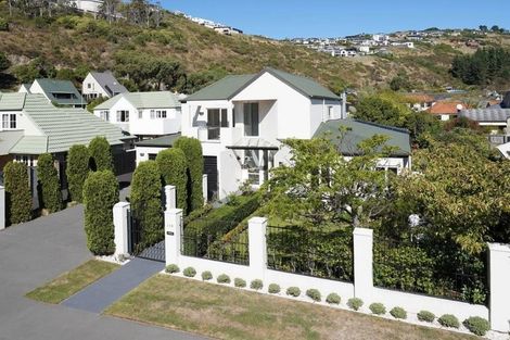 Photo of property in 114 Mccormacks Bay Road, Mount Pleasant, Christchurch, 8081