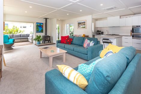 Photo of property in 107 Riverview Road, Whangamata, 3620