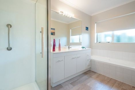 Photo of property in 28 Ngahere Street, Otumoetai, Tauranga, 3110