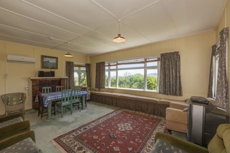 Photo of property in 37 Manly Street, Paraparaumu Beach, Paraparaumu, 5032