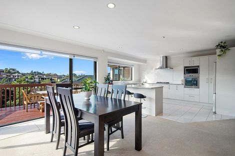 Photo of property in 25 Trotting Terrace, Fairview Heights, Auckland, 0632