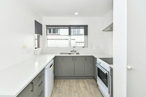 Photo of property in 2/15 East Street, Papakura, 2110