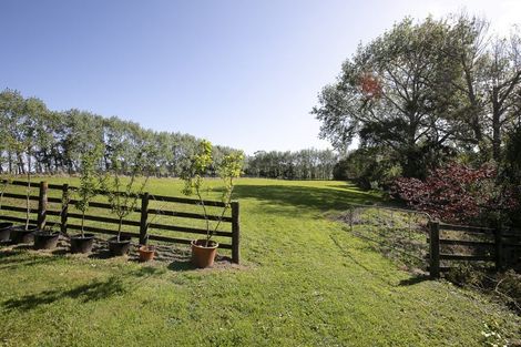 Photo of property in 1021 Old North Road, Waimauku, 0882