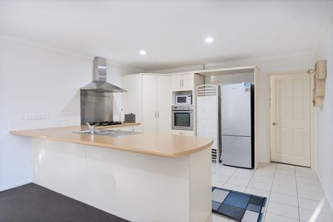 Photo of property in 48 San Marino Drive West, Henderson, Auckland, 0612