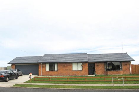 Photo of property in 1 Aldona Place, Fairview Downs, Hamilton, 3214