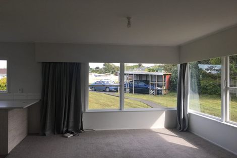 Photo of property in 1/16 Kapiti Place, Sunnynook, Auckland, 0620