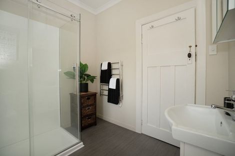 Photo of property in 21 Burns Avenue, Takaro, Palmerston North, 4412