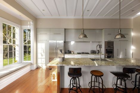 Photo of property in 52 Hinemoa Street, Birkenhead, Auckland, 0626