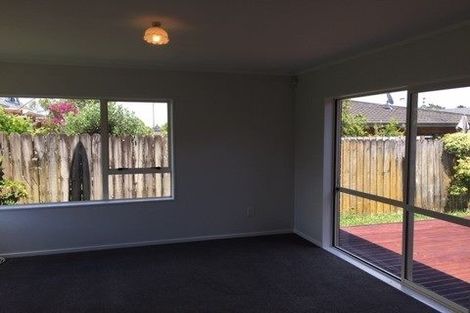 Photo of property in 2/46 West Fairway, Golflands, Auckland, 2013