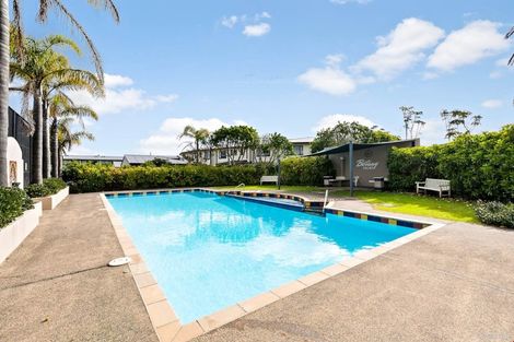 Photo of property in 1/2 Armoy Drive, East Tamaki, Auckland, 2016