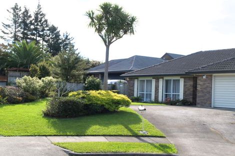Photo of property in 26 Pajaro Place, Golflands, Auckland, 2013