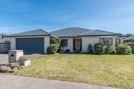 Photo of property in 12 San Priamo Place, Paraparaumu Beach, Paraparaumu, 5032