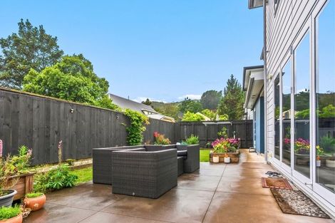 Photo of property in 395 Stokes Valley Road, Stokes Valley, Lower Hutt, 5019