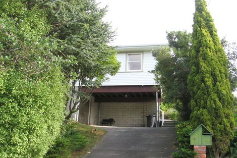 Photo of property in 72 Kiwi Crescent, Tawa, Wellington, 5028