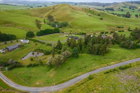 Photo of property in 150 Dimmock Road, Waitakaruru, Ngatea, 2471