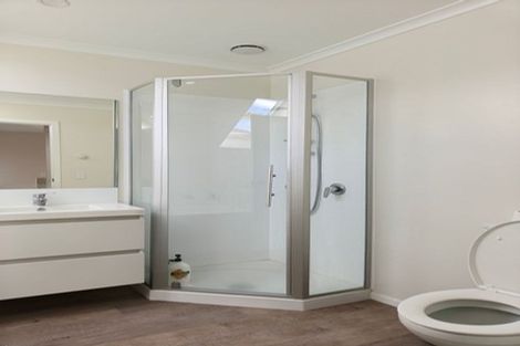 Photo of property in 91a Whites Line East, Waiwhetu, Lower Hutt, 5010