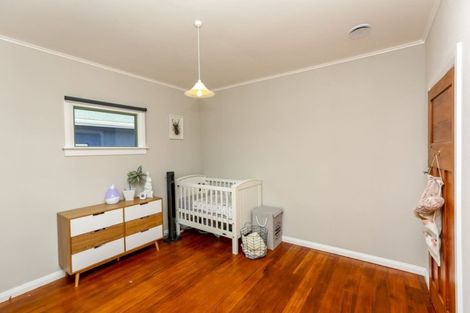 Photo of property in 17 Maratahu Street, Westown, New Plymouth, 4310
