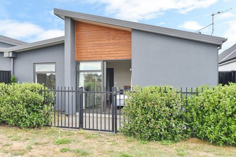 Photo of property in 15a Te Whenu Crescent, Marshland, Christchurch, 8083