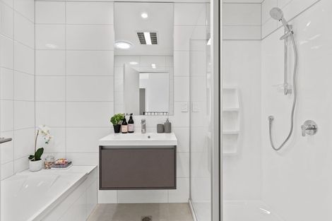 Photo of property in 38 Gosper Road, Takanini, 2112