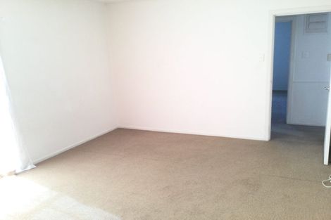 Photo of property in 5 Paton Avenue, Te Atatu South, Auckland, 0610