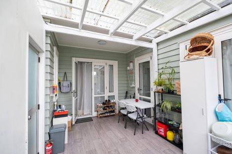 Photo of property in 11 Stitchbird Crescent, Papakura, 2110