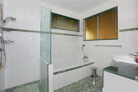 Photo of property in 10 Wallace Place, Hokowhitu, Palmerston North, 4410