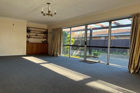 Photo of property in 210 Memorial Avenue, Burnside, Christchurch, 8053