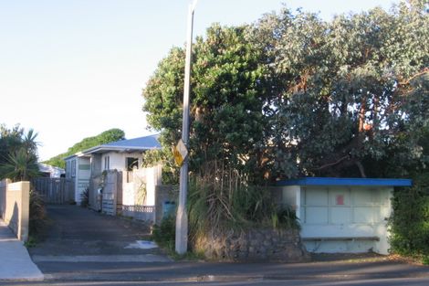 Photo of property in 27 Main Road, Titahi Bay, Porirua, 5022
