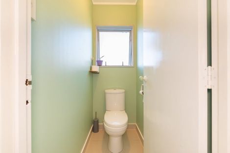 Photo of property in 1/616 Te Atatu Road, Te Atatu Peninsula, Auckland, 0610