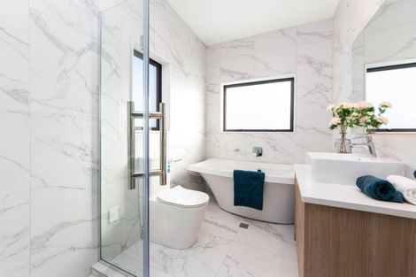 Photo of property in 7a Buisson Glade, West Harbour, Auckland, 0618