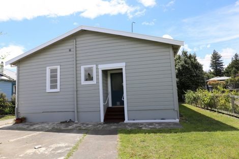 Photo of property in 15 Waverley Street, Waipawa, 4210