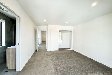 Photo of property in 1/98 Lincoln Park Avenue, Massey, Auckland, 0614