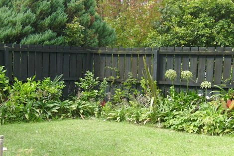 Photo of property in 1/72 Nikau Street, New Lynn, Auckland, 0600