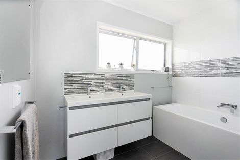 Photo of property in 8 Barclay Place, Te Kamo, Whangarei, 0112