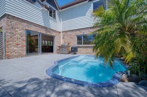 Photo of property in 16 Commodore Parry Road, Castor Bay, Auckland, 0620