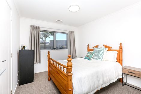 Photo of property in 2a Portland Drive, Highlands Park, New Plymouth, 4312
