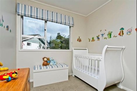 Photo of property in 7 Erica Road, Sunnynook, Auckland, 0620