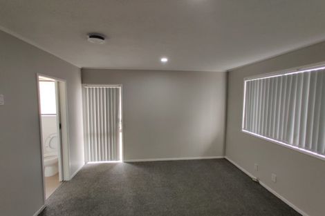 Photo of property in 3 Crestlands Place, Papakura, 2110