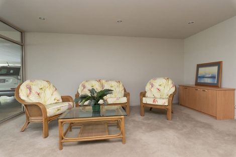 Photo of property in Bridgewater Apartments, 201/7 Te Rangi Cross Road, Paihia, 0200