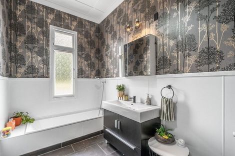 Photo of property in 112 Kitchener Street, Gore, 9710