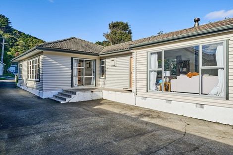 Photo of property in 37 Cluny Road, Plimmerton, Porirua, 5026