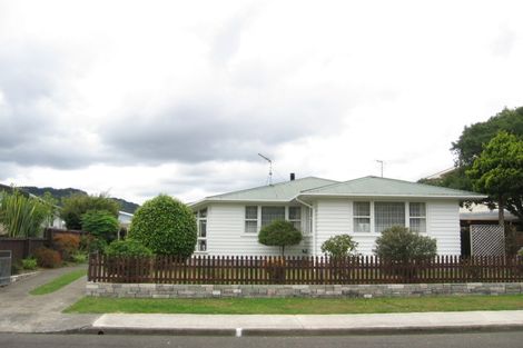 Photo of property in 32 Ruru Crescent, Heretaunga, Upper Hutt, 5018
