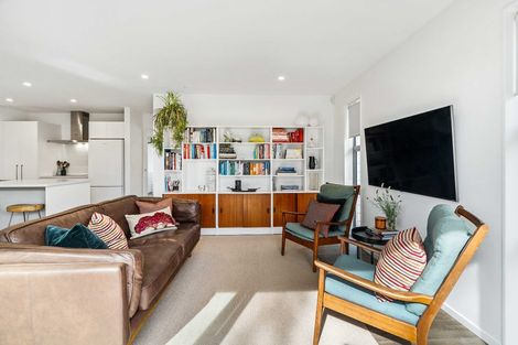 Photo of property in 2/3 Nyoli Street, Northcote, Christchurch, 8052