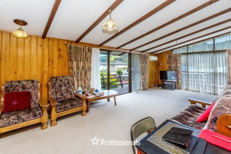 Photo of property in 22a Oxford Crescent, Ebdentown, Upper Hutt, 5018