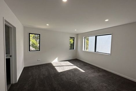 Photo of property in 8b Lynn Road, Bayview, Auckland, 0629