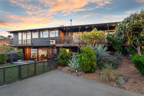 Photo of property in 65 Cannon Hill Crescent, Mount Pleasant, Christchurch, 8081