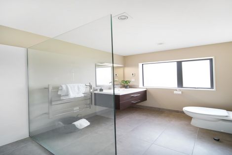 Photo of property in 26 Royalle Mews, Botany Downs, Auckland, 2010