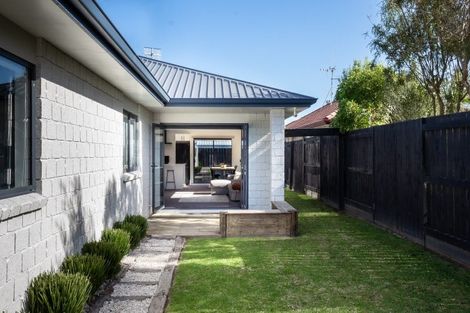 Photo of property in 98 Twin Oak Avenue, Papamoa Beach, Papamoa, 3118